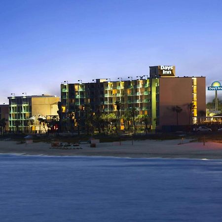Days Inn By Wyndham Panama City Beach/Ocean Front מראה חיצוני תמונה