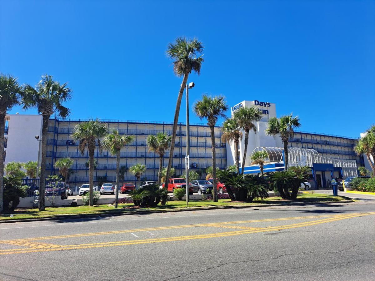 Days Inn By Wyndham Panama City Beach/Ocean Front מראה חיצוני תמונה