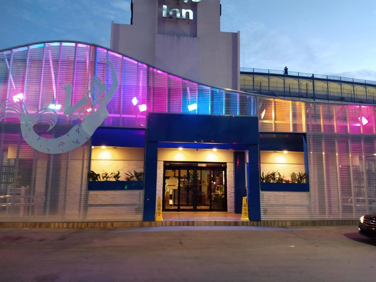 Days Inn By Wyndham Panama City Beach/Ocean Front מראה חיצוני תמונה
