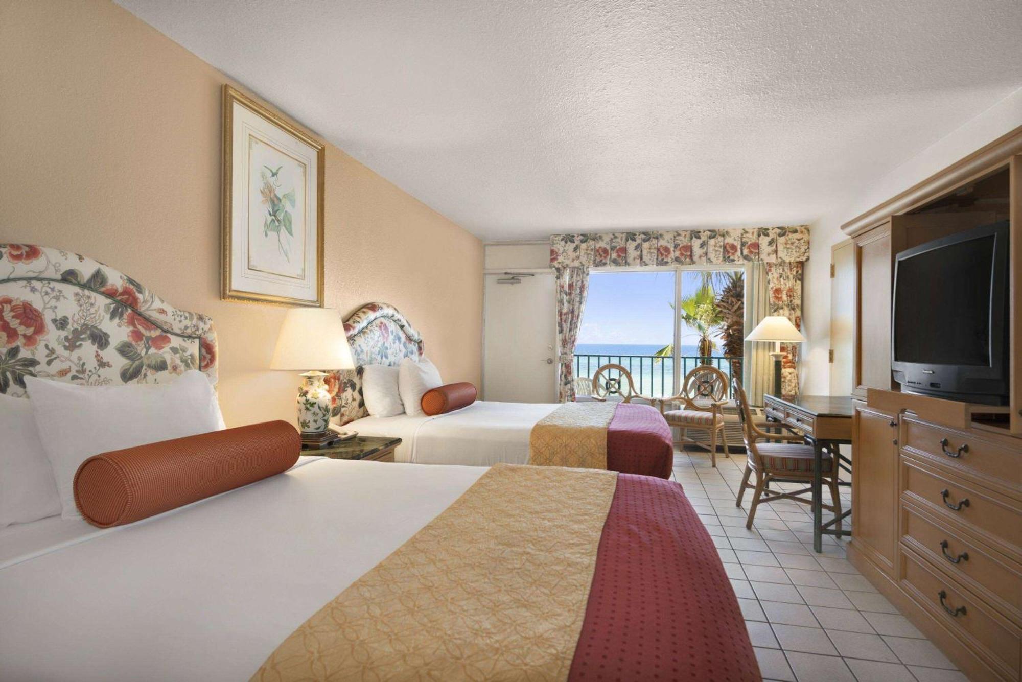 Days Inn By Wyndham Panama City Beach/Ocean Front מראה חיצוני תמונה