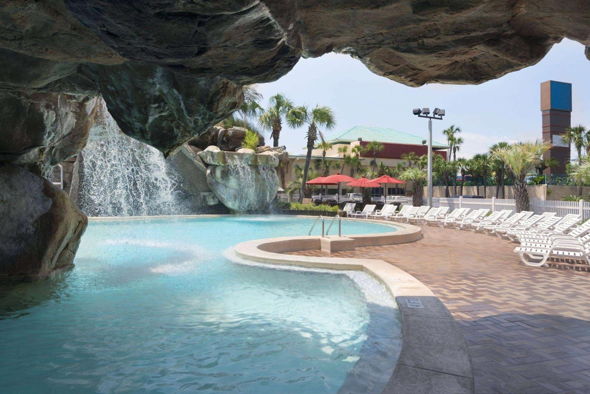 Days Inn By Wyndham Panama City Beach/Ocean Front מראה חיצוני תמונה