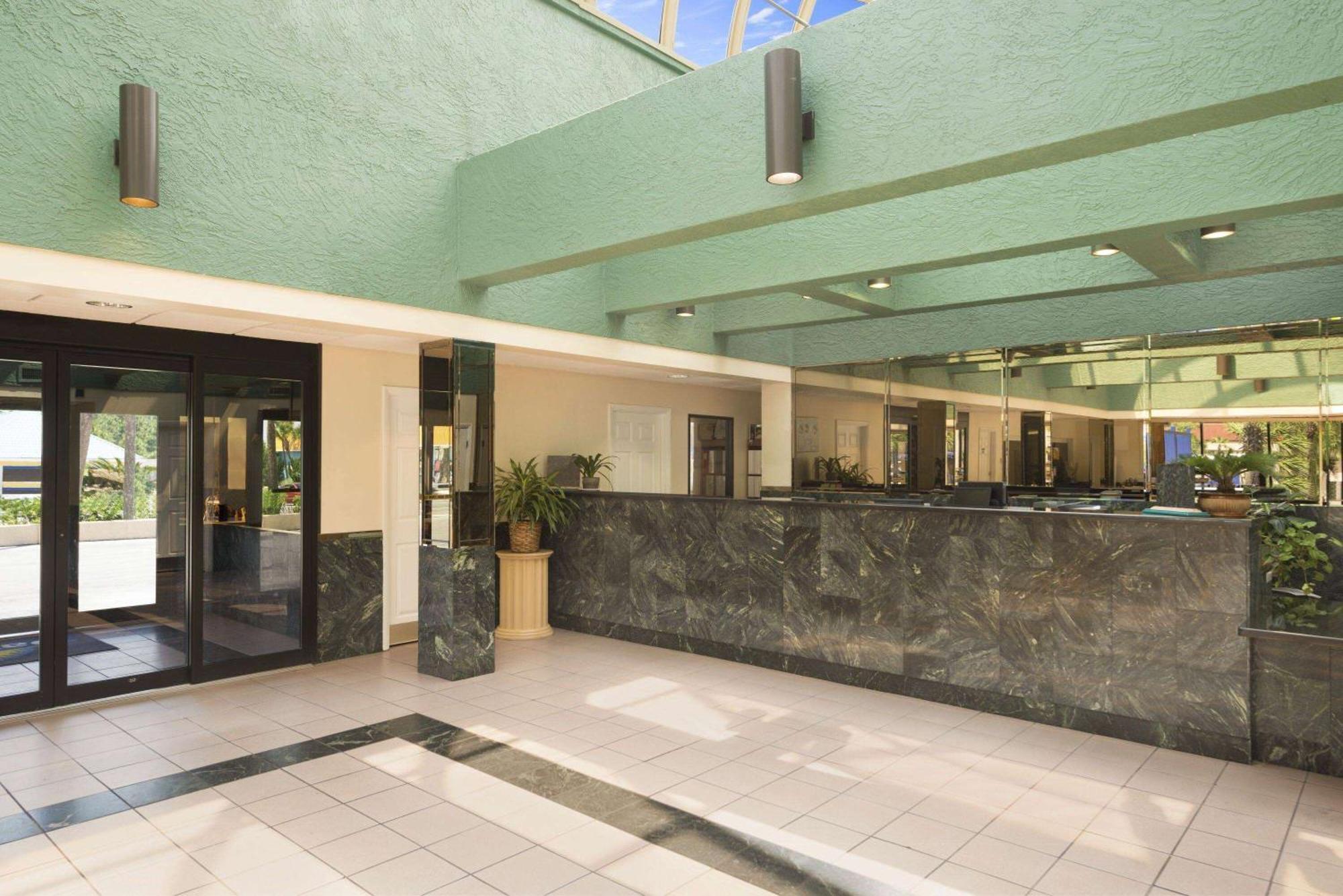 Days Inn By Wyndham Panama City Beach/Ocean Front מראה חיצוני תמונה