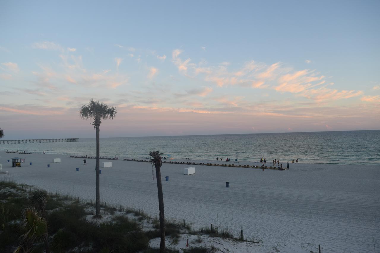 Days Inn By Wyndham Panama City Beach/Ocean Front מראה חיצוני תמונה